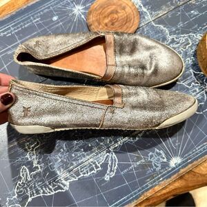 Frye Rose Gold/Platinum Melanie Slip on Shoes Size 7.5
